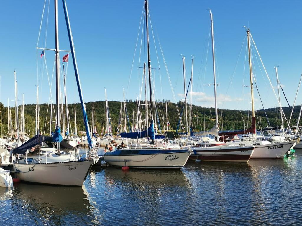 Ubytovani Na Jachte Hotel Lipno nad Vltavou Kültér fotó